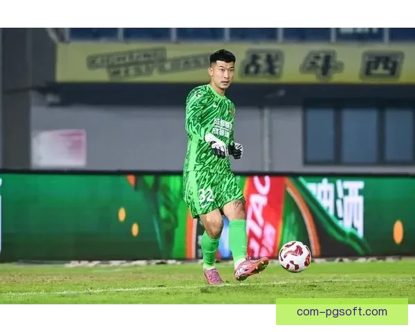 刘殿座屡献神扑守护三镇球门成功 助力球队连续不败保持强势防守