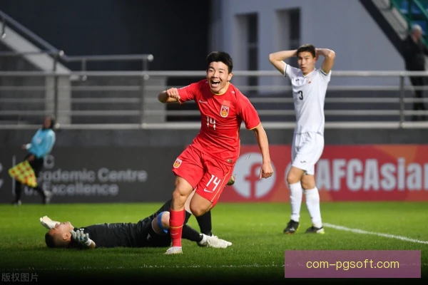 国青战术理念灌输到底，青年球员执行配合初见成效